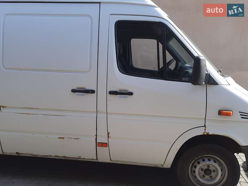 Вантажний фургон Mercedes-Benz Sprinter 2003 в Києві