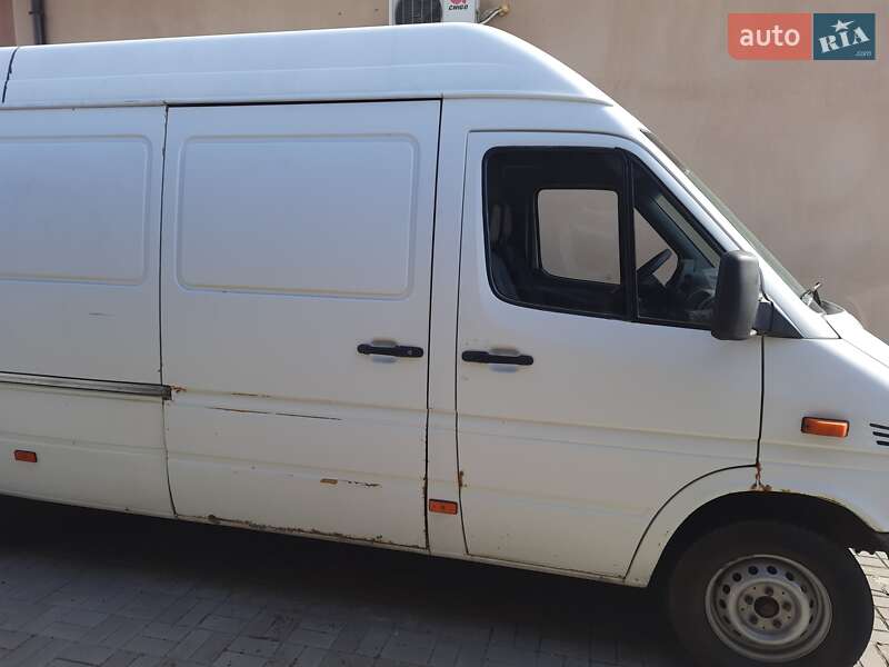 Вантажний фургон Mercedes-Benz Sprinter 2003 в Києві
