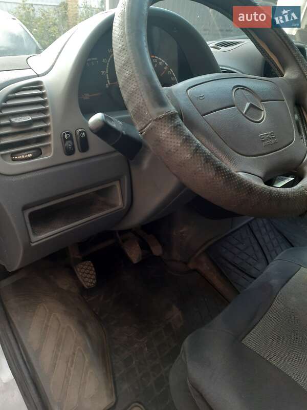 Вантажний фургон Mercedes-Benz Sprinter 2003 в Києві