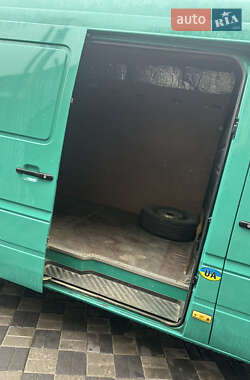 Грузовой фургон Mercedes-Benz Sprinter 2003 в 