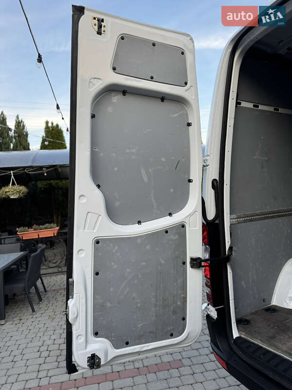 Вантажний фургон Mercedes-Benz Sprinter 2015 в Іршаві