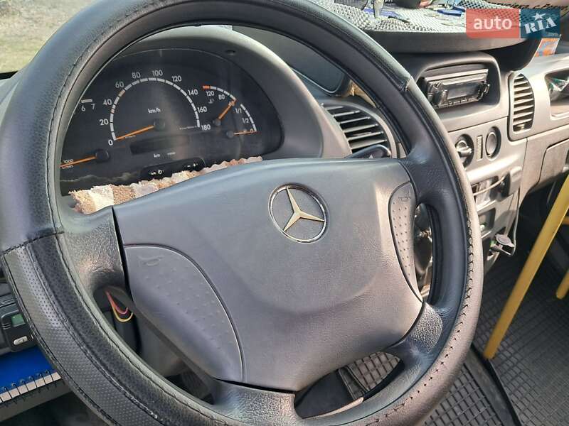 Приміський автобус Mercedes-Benz Sprinter 2001 в Борисполі