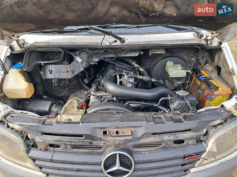 Приміський автобус Mercedes-Benz Sprinter 2001 в Борисполі