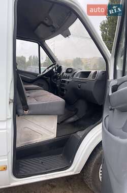 Грузовой фургон Mercedes-Benz Sprinter 2005 в  фото 13 Грузовой фургон Mercedes-Benz Sprinter 2005 в