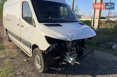 Грузовой фургон Mercedes-Benz Sprinter 2022 в 