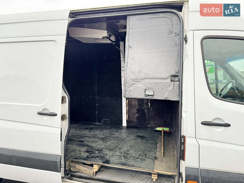 Грузовой фургон Mercedes-Benz Sprinter 2011 в Ровно