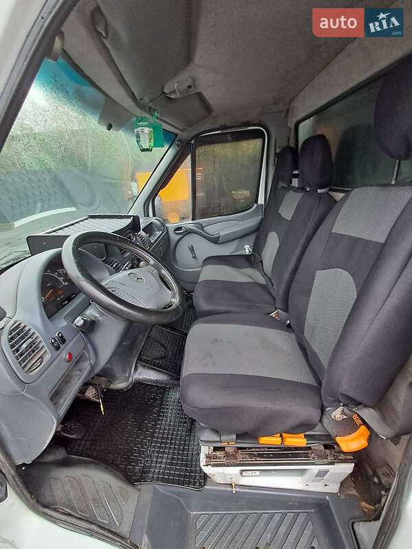 Вантажопасажирський фургон Mercedes-Benz Sprinter 2000 в Львові фото 4 Вантажопасажирський фургон Mercedes-Benz Sprinter 2000 в Львові