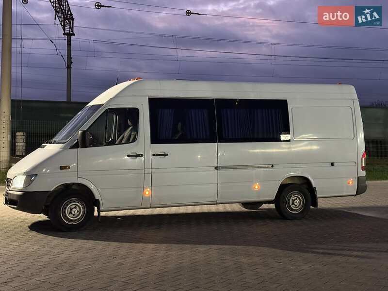 Вантажопасажирський фургон Mercedes-Benz Sprinter 2005 в Звягелі
