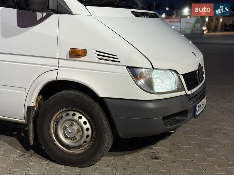 Вантажопасажирський фургон Mercedes-Benz Sprinter 2005 в Звягелі