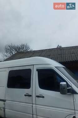 Грузовой фургон Mercedes-Benz Sprinter 1998 в Львове