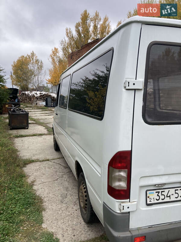Вантажопасажирський фургон Mercedes-Benz Sprinter 1998 в Полтаві