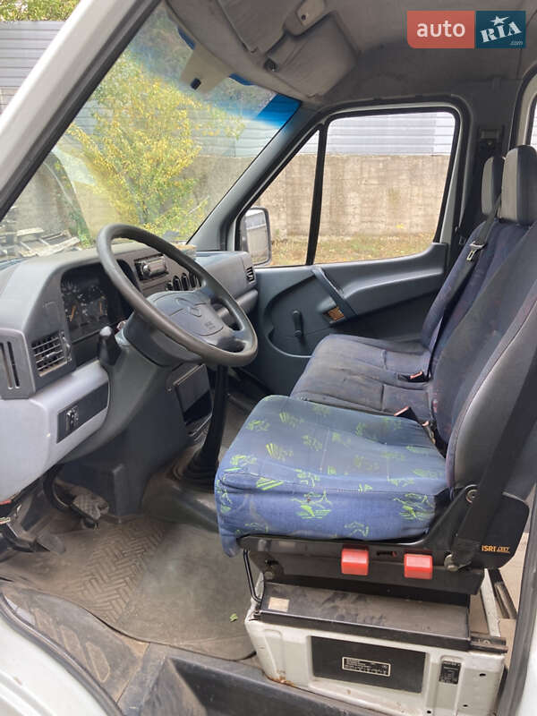 Вантажопасажирський фургон Mercedes-Benz Sprinter 1998 в Полтаві