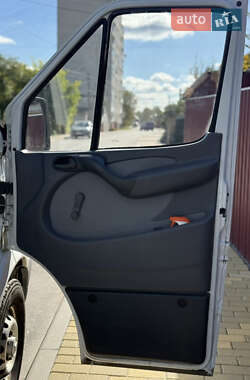Грузопассажирский фургон Mercedes-Benz Sprinter 2005 в 