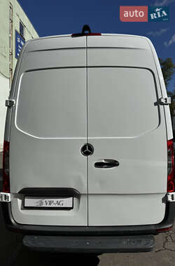 Грузовой фургон Mercedes-Benz Sprinter 2021 в 