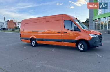 Грузовой фургон Mercedes-Benz Sprinter 2021 в 