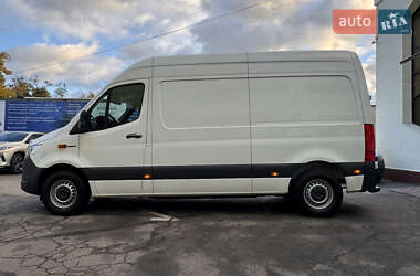 Грузовой фургон Mercedes-Benz Sprinter 2024 в 