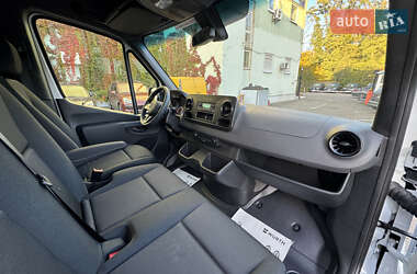 Грузовой фургон Mercedes-Benz Sprinter 2024 в 