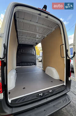 Грузовой фургон Mercedes-Benz Sprinter 2024 в 