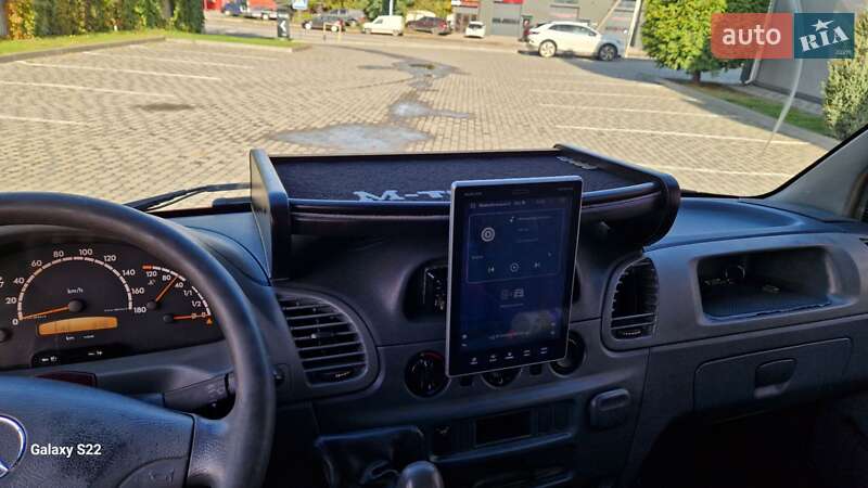 Вантажопасажирський фургон Mercedes-Benz Sprinter 2005 в Івано-Франківську