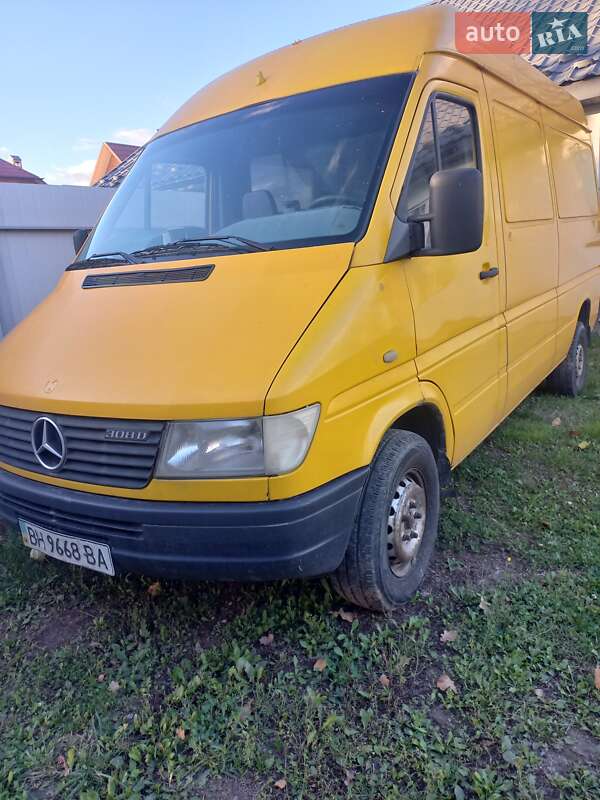 Микроавтобус Mercedes-Benz Sprinter 1999 в Боярке фото Микроавтобус Mercedes-Benz Sprinter 1999 в Боярке