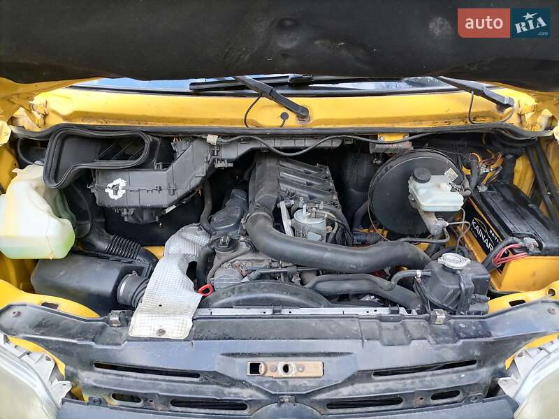 Грузовой фургон Mercedes-Benz Sprinter 2001 в Жашкове