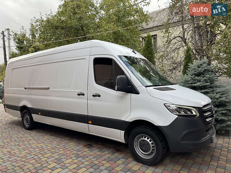 Грузовой фургон Mercedes-Benz Sprinter 2023 в  фото Грузовой фургон Mercedes-Benz Sprinter 2023 в
