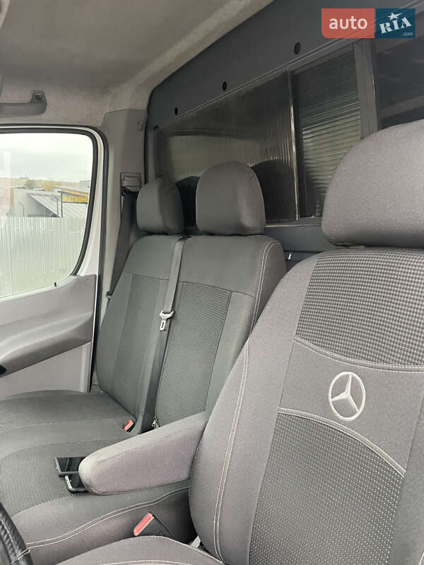 Вантажний фургон Mercedes-Benz Sprinter 2013 в Ужгороді