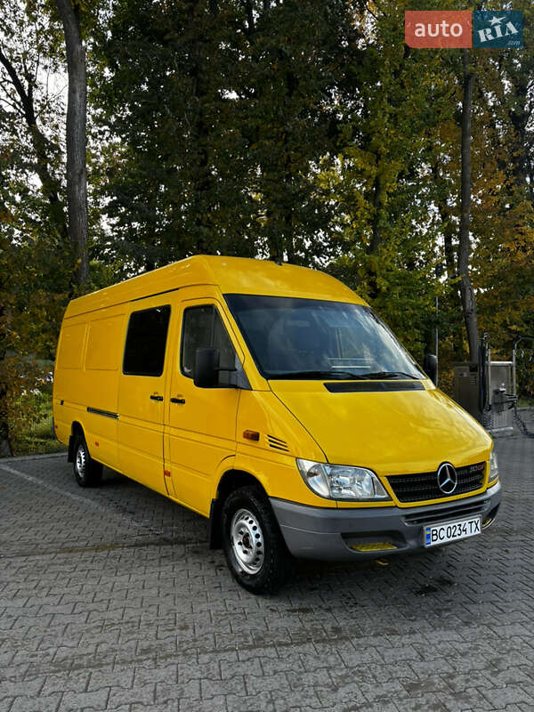 Вантажопасажирський фургон Mercedes-Benz Sprinter 2004 в Львові фото 8 Вантажопасажирський фургон Mercedes-Benz Sprinter 2004 в Львові