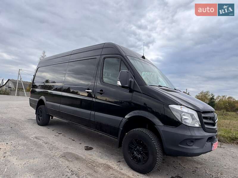 Грузопассажирский фургон Mercedes-Benz Sprinter 2016 в Ровно