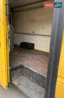 Грузовой фургон Mercedes-Benz Sprinter 2003 в  фото 7 Грузовой фургон Mercedes-Benz Sprinter 2003 в