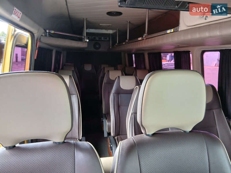 Микроавтобус Mercedes-Benz Sprinter 2004 в Черновцах