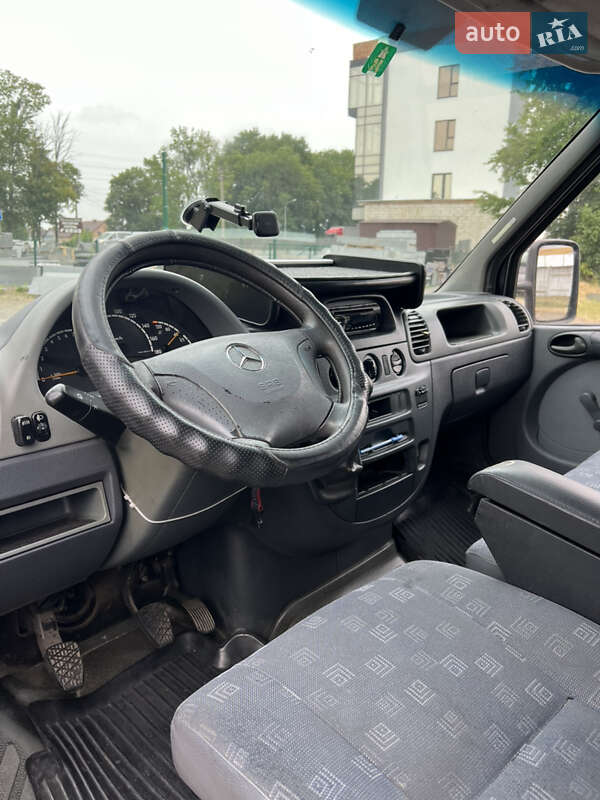 Вантажний фургон Mercedes-Benz Sprinter 2003 в Стрию