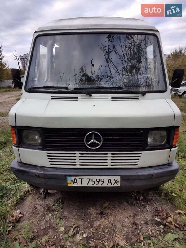 Вантажний фургон Mercedes-Benz Sprinter 1994 в Калуші