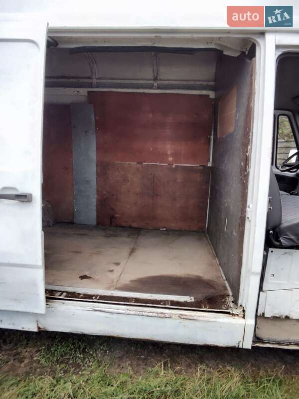 Вантажний фургон Mercedes-Benz Sprinter 1994 в Калуші