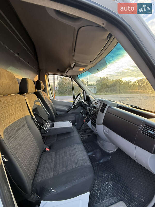 Вантажний фургон Mercedes-Benz Sprinter 2014 в Чернівцях фото 12 Вантажний фургон Mercedes-Benz Sprinter 2014 в Чернівцях