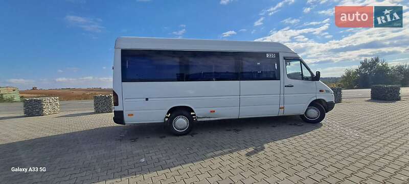 Приміський автобус Mercedes-Benz Sprinter 2005 в Чернівцях
