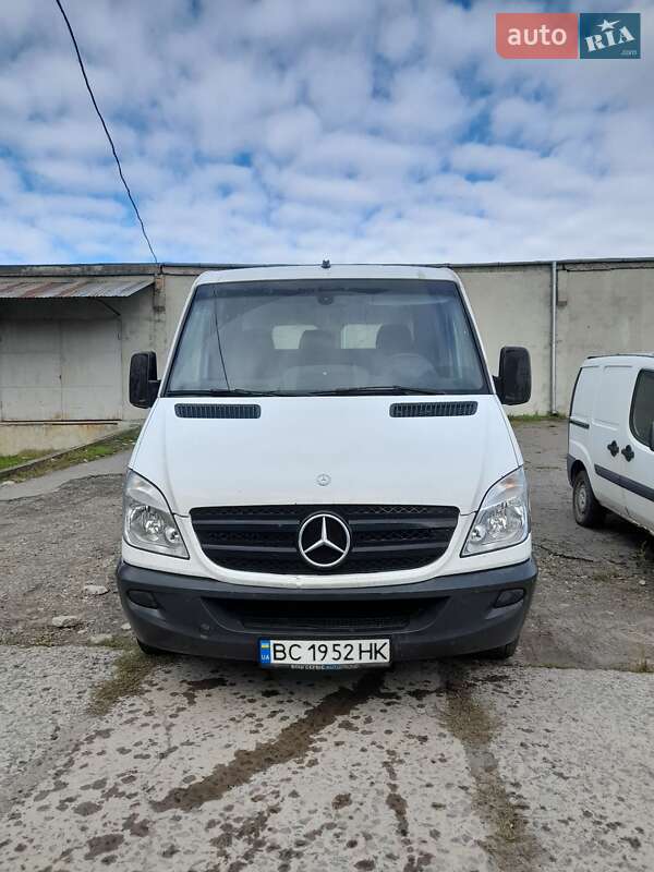 Вантажний фургон Mercedes-Benz Sprinter 2012 в 