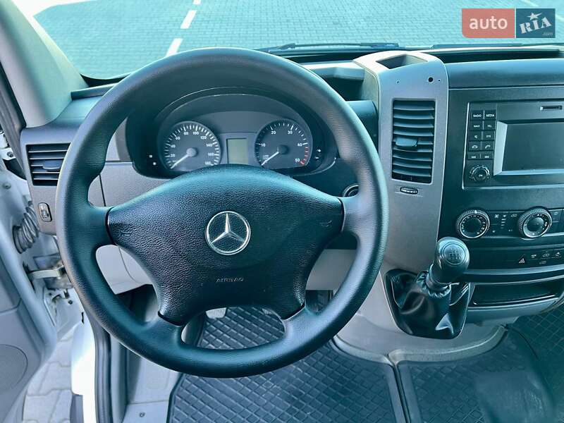 Вантажний фургон Mercedes-Benz Sprinter 2016 в Нововолинську