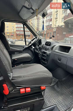 Грузопассажирский фургон Mercedes-Benz Sprinter 2005 в  фото 4 Грузопассажирский фургон Mercedes-Benz Sprinter 2005 в