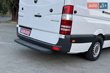 Вантажний фургон Mercedes-Benz Sprinter 2014 в  фото 27 Вантажний фургон Mercedes-Benz Sprinter 2014 в