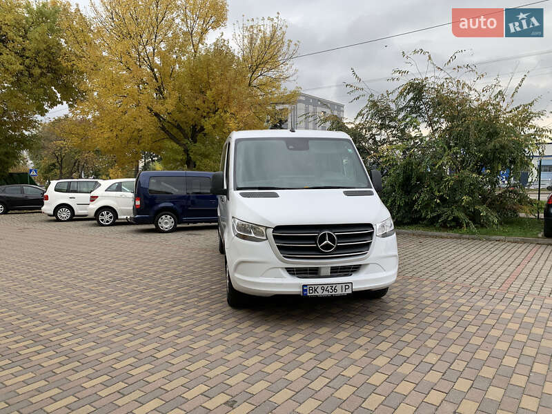 Мікроавтобус Mercedes-Benz Sprinter 2022 в Рівному фото Мікроавтобус Mercedes-Benz Sprinter 2022 в Рівному
