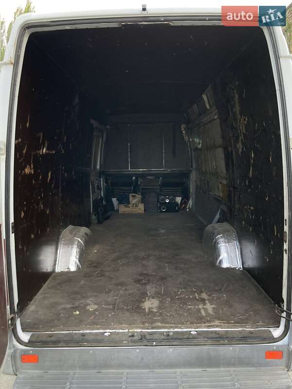 Вантажний фургон Mercedes-Benz Sprinter 2003 в Миколаєві фото 9 Вантажний фургон Mercedes-Benz Sprinter 2003 в Миколаєві