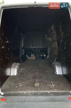 Грузовой фургон Mercedes-Benz Sprinter 2003 в  фото 9 Грузовой фургон Mercedes-Benz Sprinter 2003 в