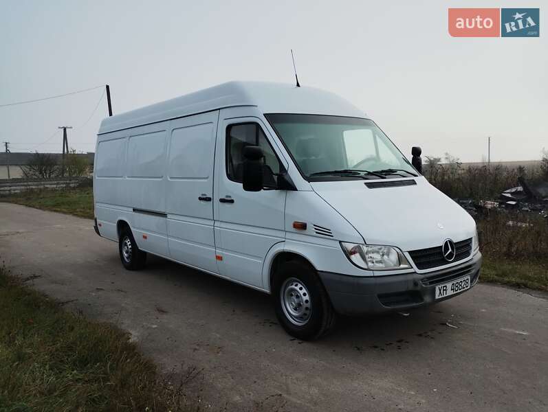 Вантажний фургон Mercedes-Benz Sprinter 2004 в Костопілі фото 4 Вантажний фургон Mercedes-Benz Sprinter 2004 в Костопілі