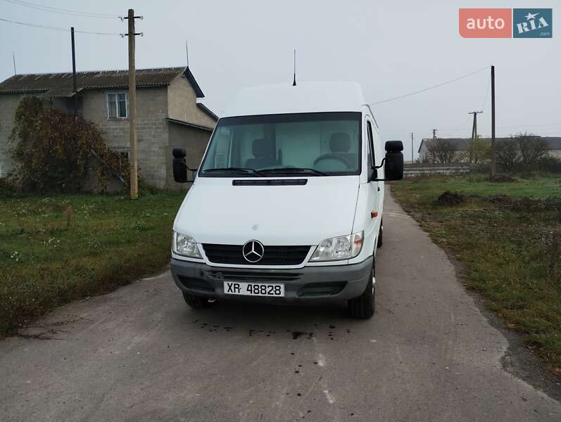 Вантажний фургон Mercedes-Benz Sprinter 2004 в Костопілі фото 2 Вантажний фургон Mercedes-Benz Sprinter 2004 в Костопілі