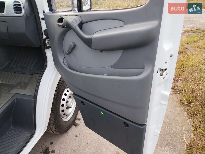 Вантажний фургон Mercedes-Benz Sprinter 2004 в Костопілі фото 21 Вантажний фургон Mercedes-Benz Sprinter 2004 в Костопілі