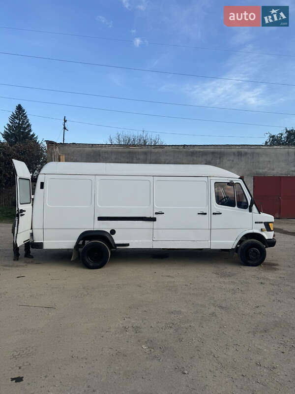 Вантажний фургон Mercedes-Benz Sprinter 1995 в Верхньому Вербіжі