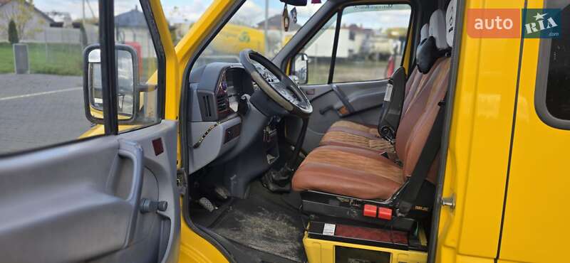 Вантажопасажирський фургон Mercedes-Benz Sprinter 1998 в Чернівцях