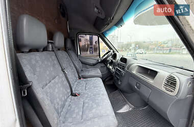 Вантажний фургон Mercedes-Benz Sprinter 2004 в  фото 28 Вантажний фургон Mercedes-Benz Sprinter 2004 в