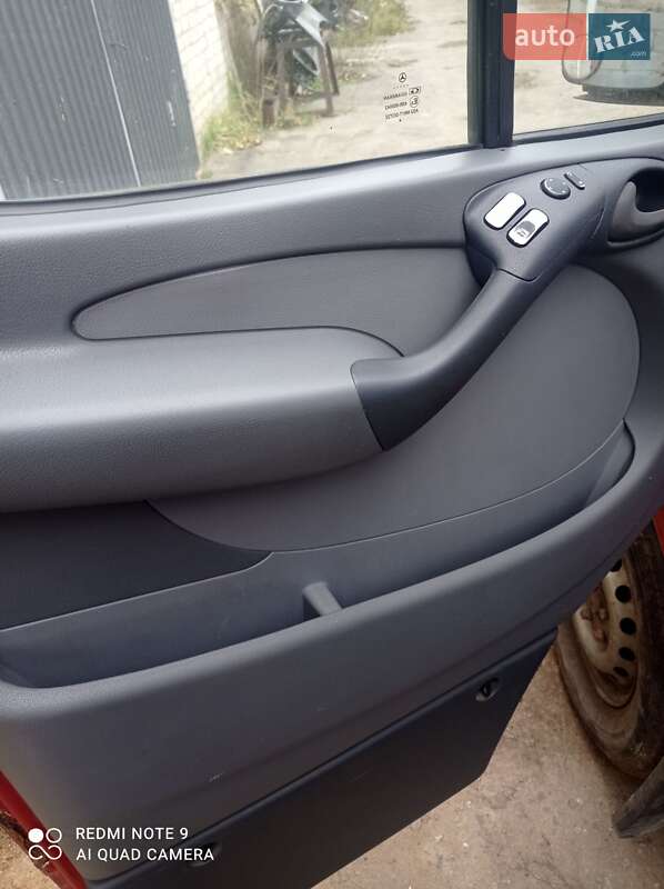 Мікроавтобус Mercedes-Benz Sprinter 2001 в Здолбуніві фото 14 Мікроавтобус Mercedes-Benz Sprinter 2001 в Здолбуніві